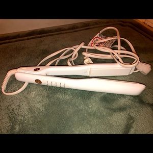 T3 Single Pass 1” Hair Straightener
